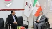 حضور نایب‌رئیس کمیسیون صنایع و معادن مجلس در غرفه صبانور

