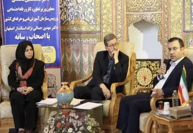 معاون وزیر کار عنوان کرد :
آموزش های مهارتی مهم ترین سرمایه گذاری برای آینده کشور است 