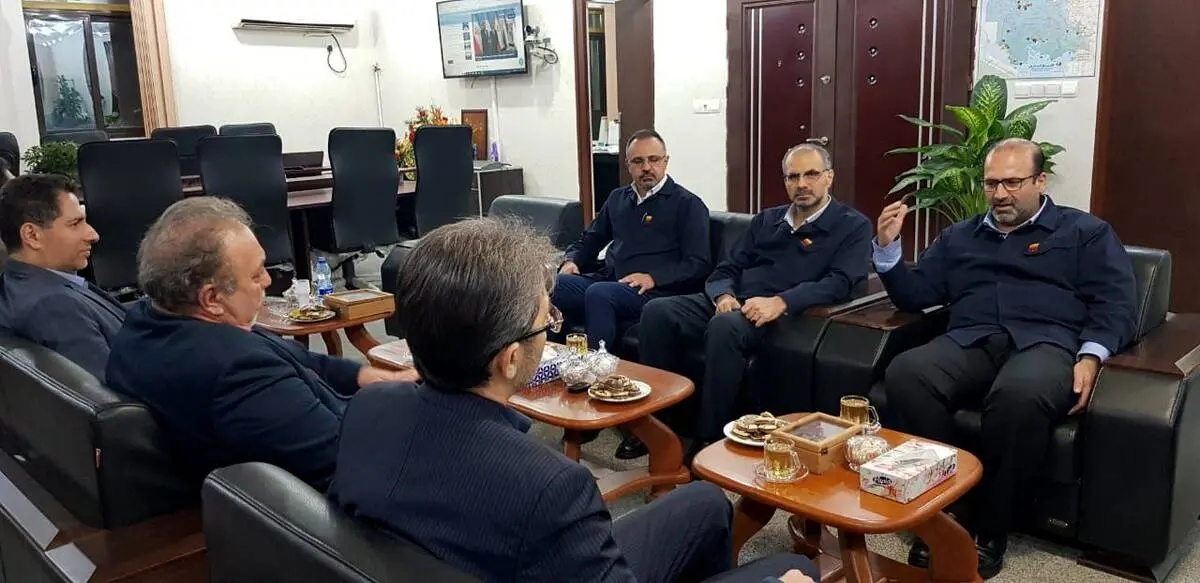 در راستای تعامل بیشتر با سازمان صمت؛ 

✔️ مدیرعامل شرکت فولاد خوزستان با سرپرست سازمان صمت خوزستان دیدار نمود 