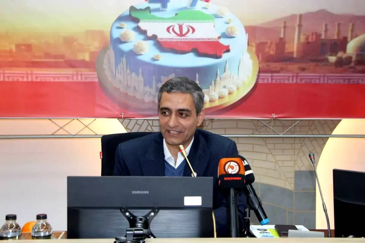 مدیر عامل شرکت توزیع برق شهرستان اصفهان عنوان کرد :
مدت زمان  متوسط قطع برق مشترکین از 850 دقیقه به حدود 85 دقیقه در سال جاری رسیده است