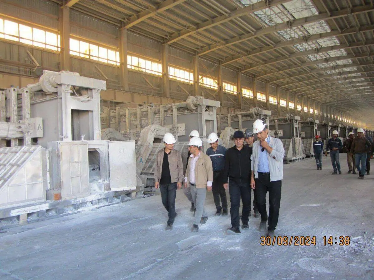 بازدید رییس هیات مدیره و سرپرست شرکت آلومینای ایران از کارخانه شمش آلومینیوم
