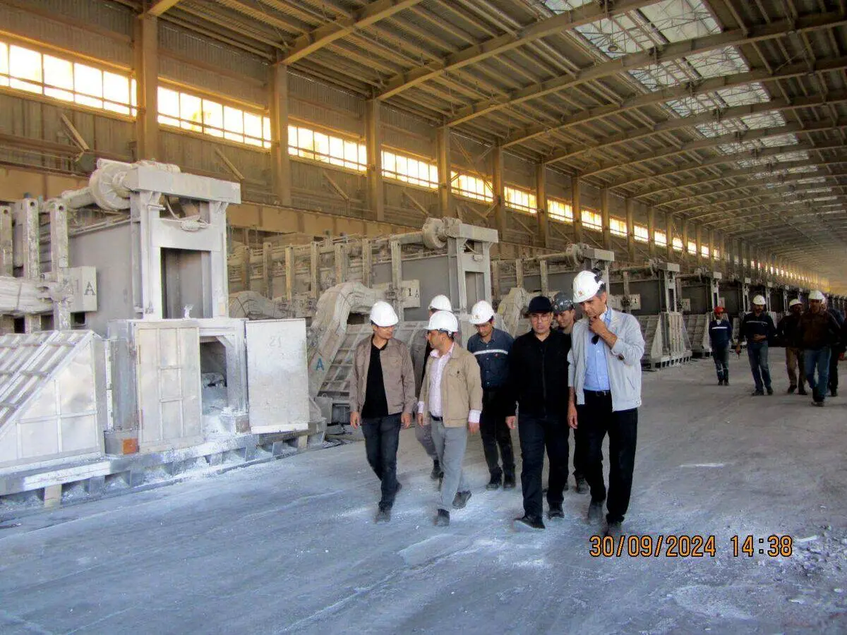 بازدید رییس هیات مدیره و سرپرست شرکت آلومینای ایران از کارخانه شمش آلومینیوم
