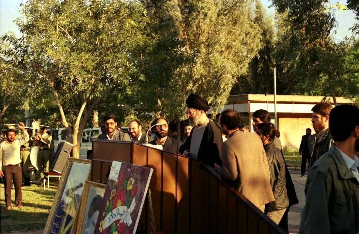 ۱۲ فروردین ماه سالروز افتتاح شرکت فولاد خوزستان به دست مقام معظم رهبری در سال ۱۳۶۸ گرامی باد

