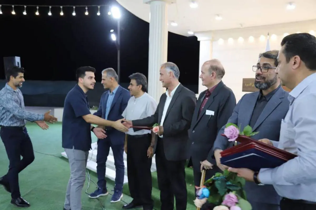 *تکریم مجاهدان سنگر اقتصاد کشور در منطقه ویژه اقتصادی لامرد*