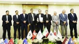 تجلیل از شرکت نوین الکترود اردکان با عنوان واحد
صنعتی نمونه کشوری 