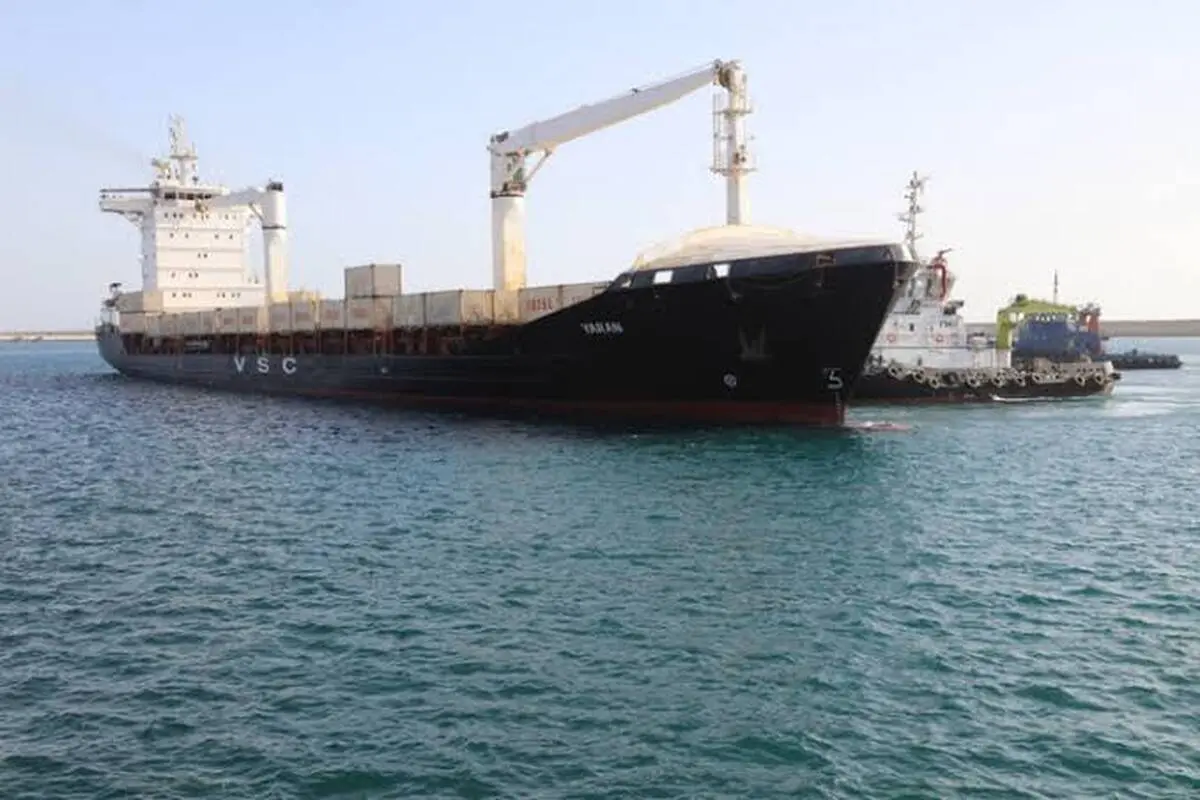 عملیات تخلیه و بارگیری کالا در بندر چابهار ادامه دارد