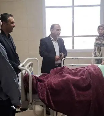 پیگیری وضعیت درمان جانبازان بستری در زنجان با حضور مسئولان بیمه دی و بنیاد شهید