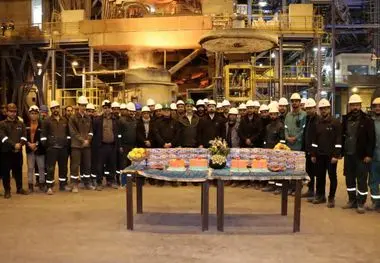 شب یلدا در فولاد غدیر نی‌ریز با حضور مدیرعامل در کنار کارکنان