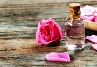 برای درمان آکنه گلاب معجزه می‌کند ، شیوه صحیح استفاده
