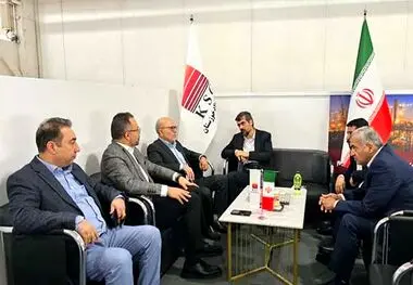 حضور معاون امور معادن وزیر صمت و رئیس هیات عامل سازمان ایمیدرو در غرفه فولاد خوزستان