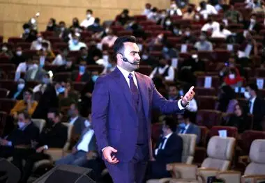 ماهان تیموری سردار آموزش سوشال مدیال و‌یکی از پیشگامان عرصه علمی در ایران