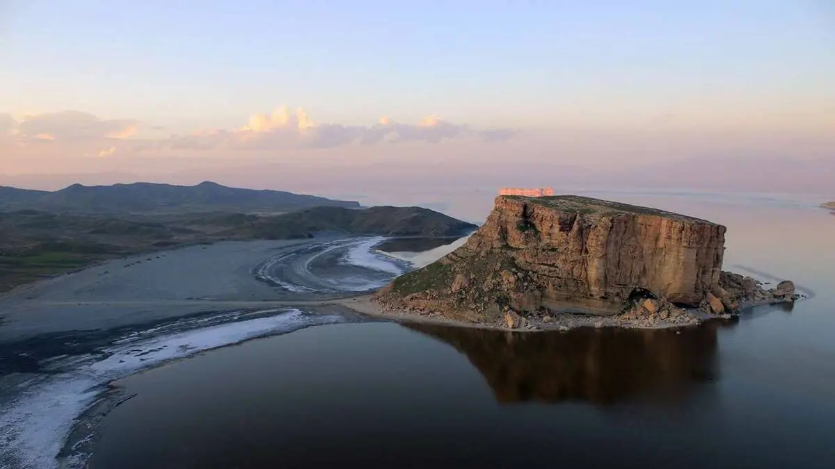 مصرف بالای کشاورزی بلای جان دریاچه ارومیه