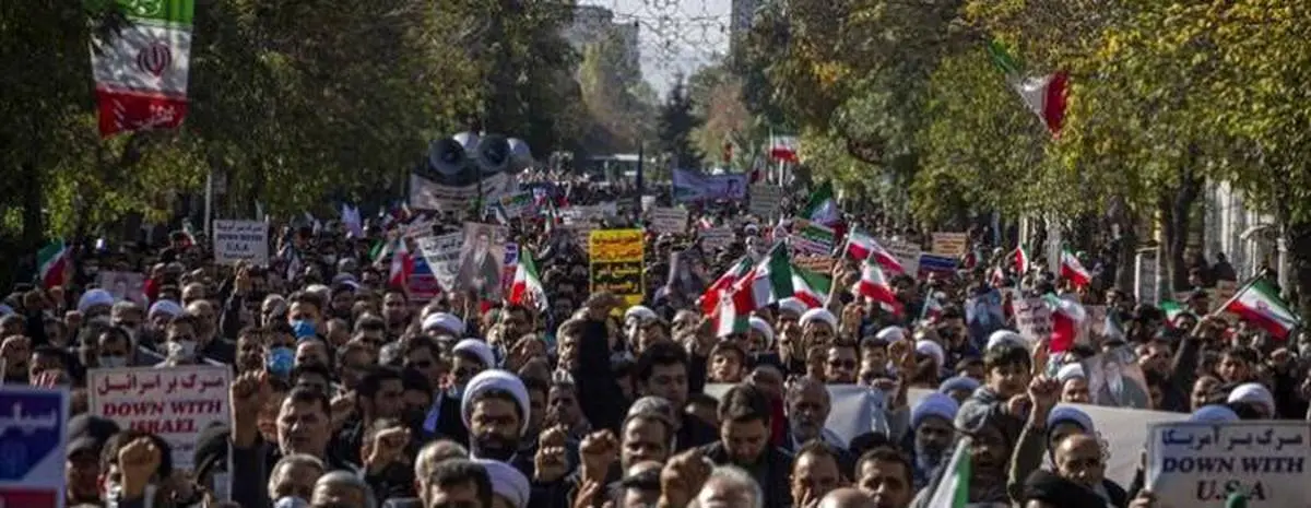 ۱۳ آبان روزی است که ثابت می کند آمریکا شکست پذیر است