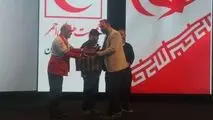 اهدای تندیس برتر به مدیرعامل شرکت سنگ آهن مرکزی ایران