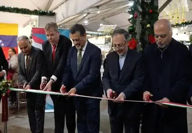 افتتاح نمایشگاه و فروش آزاد کالا، صنایع دستی، سوغات و محصولات ایرانی در بوداپست