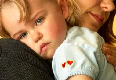 این ۷ ویژگی می گویند که در دوران کودکی خود محبت کافی دریافت نکرده اید