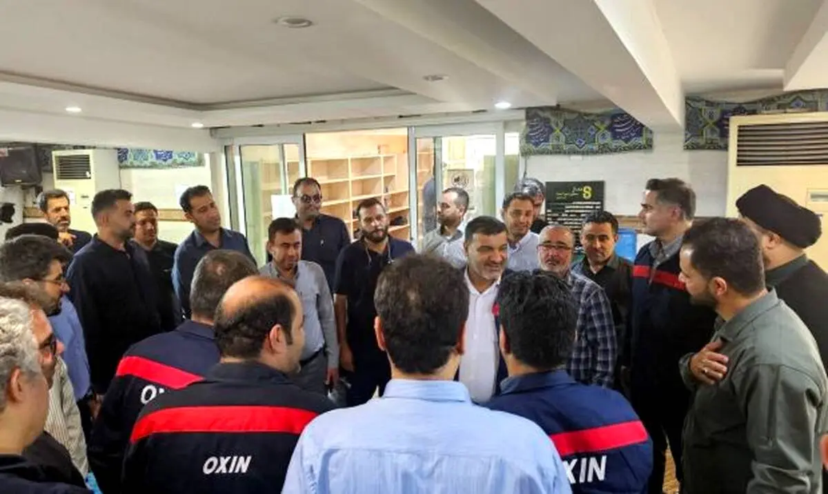 کارگران اکسین خالق حماسه‌های بی نظیر هستند/جمعه پای صندوق‌های رای حضور حداکثری خواهیم داشت