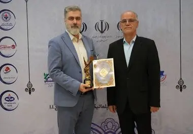 در دهمین اجلاس سراسری رضایتمندی مشتری، تندیس زرین اعتماد مشتری به بیمه دی رسید