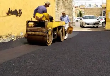 ادامه آسفالت معابر فازهای ۲ و ۳ شهر بهارستان توسط شرکت عمران