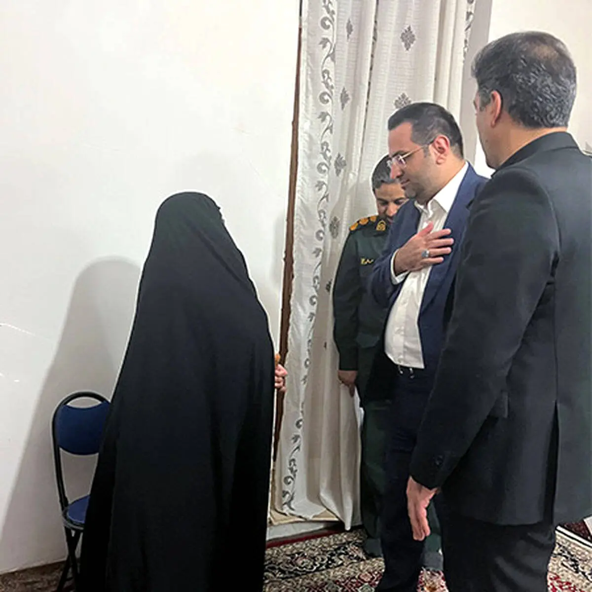 دیدار مدیرعامل شرکت فولاد آلیاژی ایران با مادران شهدای اشکذر