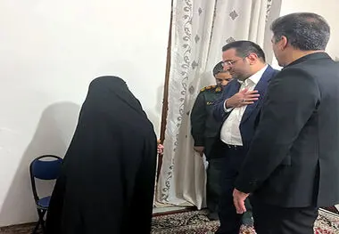 دیدار مدیرعامل شرکت فولاد آلیاژی ایران با مادران شهدای اشکذر