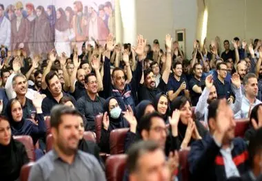 مراسم بزرگداشت هفته کار و کارگر در فولاد اکسین خوزستان برگزار شد/ مهندس محمدی: همدلی و آرامش رمز موفقیت حرکت جهادی فولاد اکسین خوزستان است