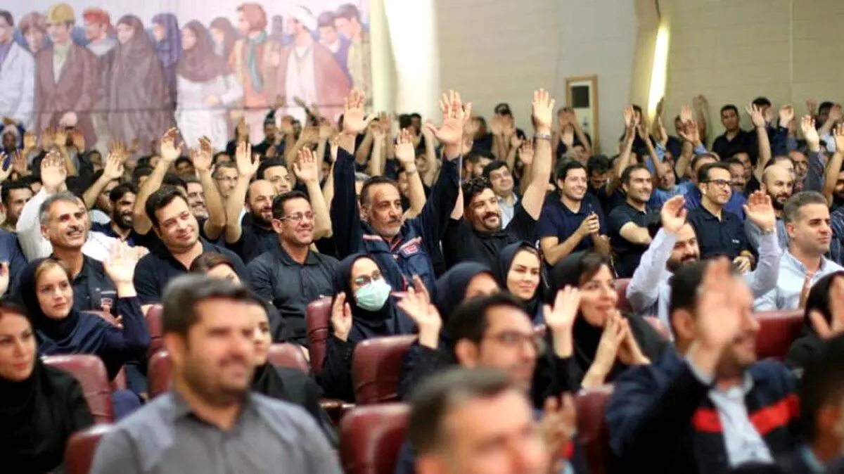 مراسم بزرگداشت هفته کار و کارگر در فولاد اکسین خوزستان برگزار شد/ مهندس محمدی: همدلی و آرامش رمز موفقیت حرکت جهادی فولاد اکسین خوزستان است
