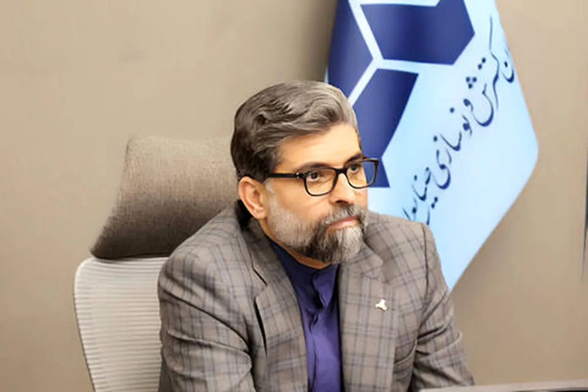 تصویب بسته حمایت از خودروسازان و زنجیره تامین خودرو
معاون وزیر صمت و رییس هیات عامل ایدرو از تصویب 