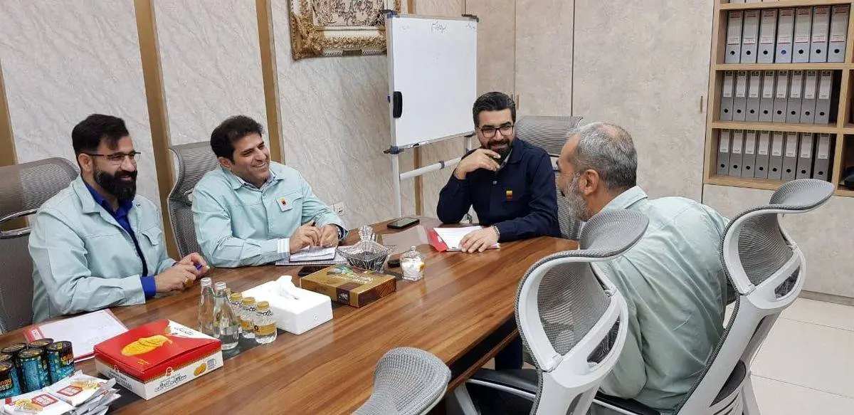 در راستای رسیدگی و رفع مشکلات کارکنان انجام شد؛
دیدار چهره به چهره معاون منابع انسانی و امور اجتماعی با کارکنان شرکت فولاد خوزستان