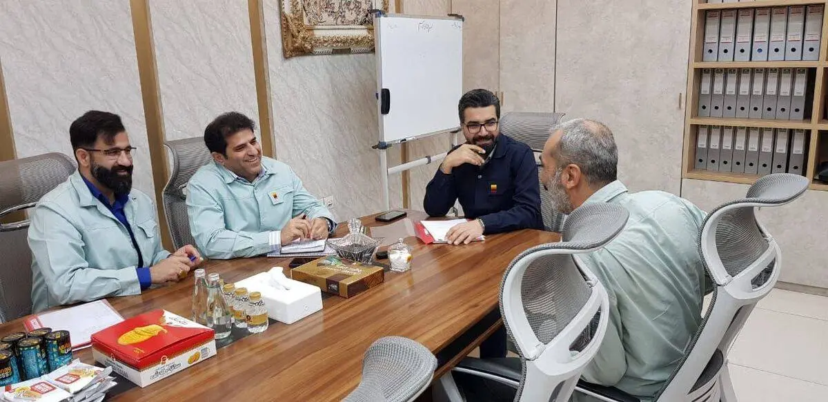 در راستای رسیدگی و رفع مشکلات کارکنان انجام شد؛
دیدار چهره به چهره معاون منابع انسانی و امور اجتماعی با کارکنان شرکت فولاد خوزستان