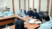 در دیدار ۴ ساعته‌ی معاون منابع انسانی و امور اجتماعی و معاون بهره‌برداری با کارکنان بخش مواد اولیه صورت گرفت؛
بیان صمیمی و صریح نقطه نظرات، دغدغه‌‌ها و مشکلات کارکنان بخش مواد اولیه