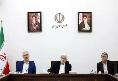  دکتر عارف: تامین انرژی مورد نیاز بخش تولید در اولویت اقدامات دولت است/ وزارتخانه‌ها و دستگاه‌های دولتی در بکارگیری انرژی‌های تجدیدپذیر پیشگام شوند/ اصلاح آیین‌نامه تامین تجهیزات و کالاهای کم مصرف در دستگاه‌های دولتی/اصلاح سازوکار ارتقاء بهره‌وری انرژی و 