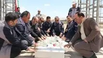 گل‌افشانی مزار شهید گمنام در شرکت آلومینای ایران