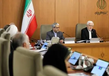 داوطلب تحریم نیستیم/ همواره در برابر تحریم‌ها توانستیم در چارچوب و راهبردهای مشخص حاکمیت حرکت کنیم / بانک مرکزی اعلام کند چه عواملی برای نرخ‌های کاذب دلار که به نظر نمی‌رسد زمینه اقتصادی هم دارد تأثیرگذار است / توسعه و تحکیم روابط تهران-پکن در دستور کار د