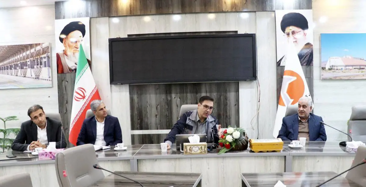 نشست صمیمی شورای اسلامی کار و تعدادی از بازنشستگان شرکت به همراه مدیر عامل محترم و برخی از مسئولین اجرایی استان با بخش خصوصی گروه پترو ستاره فلات ایران