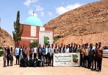 برگزاری همایش پاکسازی طبیعت در تنگه گزی جاجرم به مناسبت هفته محیط زیست