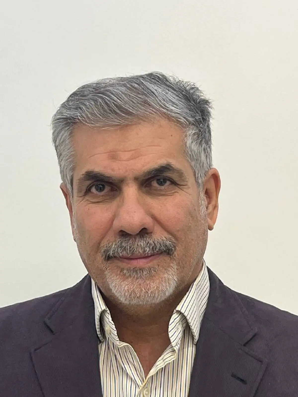 به کجا چنین شتابان   
