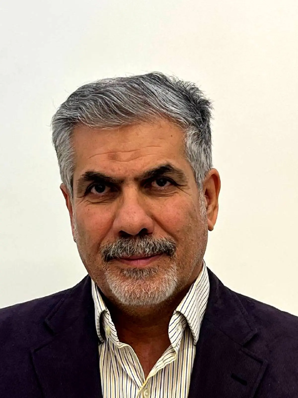 به کجا چنین شتابان   
