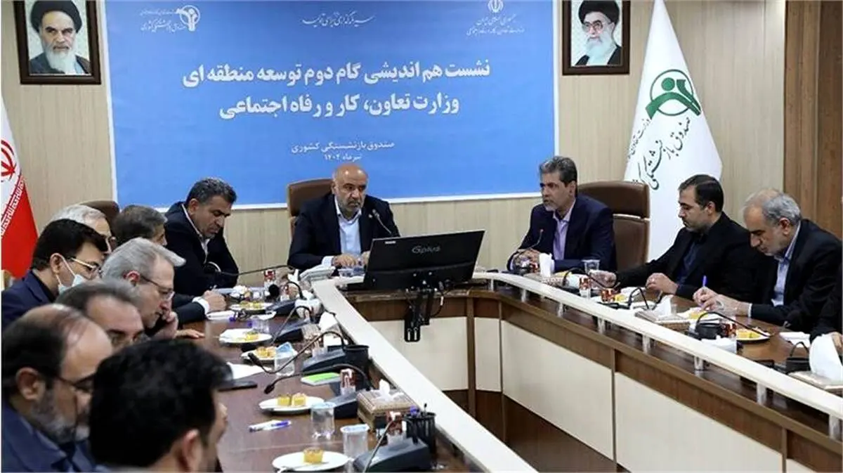 ضرورت تقویت بنادر خشک و انتقال بار به داخل سرزمین برای کاهش هزینه‌های ترخیص و رونق مناطق کمتر 