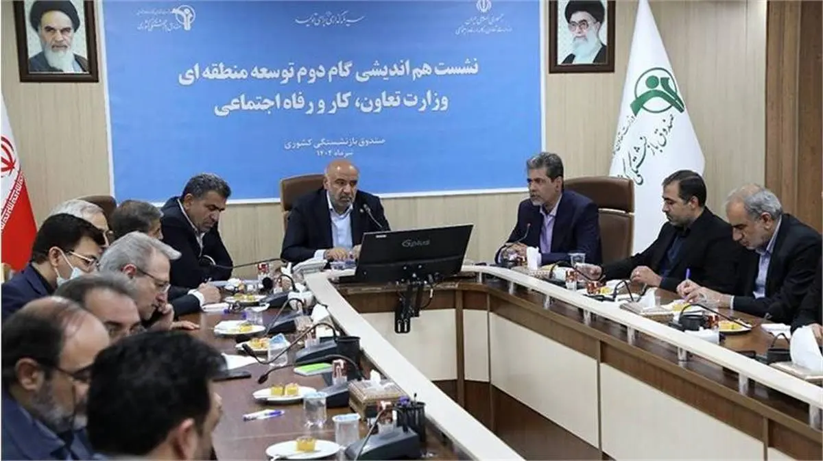 ضرورت تقویت بنادر خشک و انتقال بار به داخل سرزمین برای کاهش هزینه‌های ترخیص و رونق مناطق کمتر 