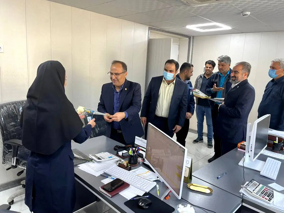 تقدیر از پرسنل حسابداری شرکت فولاد آلیاژی مرکزی بافق به مناسبت روز حسابدار