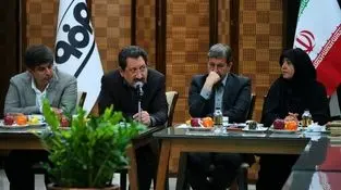 وزیر صمت در جریان سفر به استان اصفهان مطرح کرد؛
نیاز صنایع برای واردات تجهیزات و مواد اولیه اولویت‌بندی شد/ استمرار بسته ۷۰۰ همتی حمایت دولت از صنعت