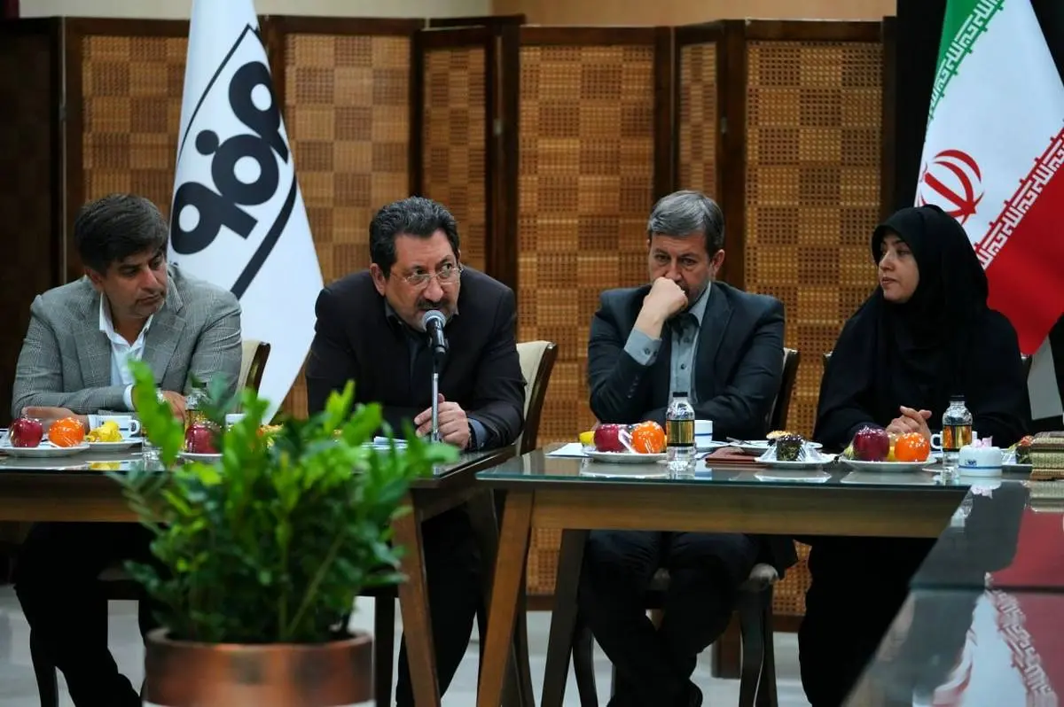 وزیر صمت در جریان سفر به استان اصفهان مطرح کرد؛
نیاز صنایع برای واردات تجهیزات و مواد اولیه اولویت‌بندی شد/ استمرار بسته ۷۰۰ همتی حمایت دولت از صنعت