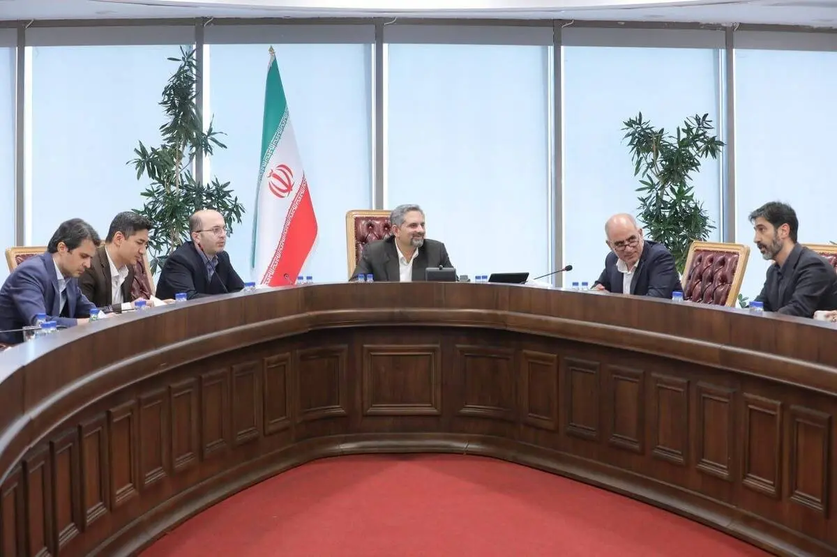نقش کانون‌ها نباید صرفاً به پیگیری امور صنفی محدود شود