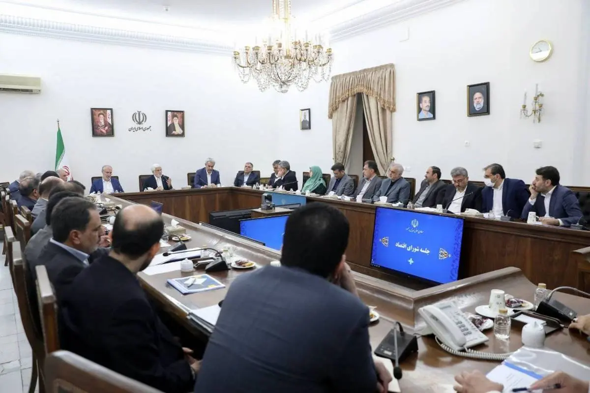 دکتر عارف: حکمرانی در شرایط خاص تدوین شده است/داوطلب جنگ و بازگشت تحریم‌ها نیستیم/ پیش‌بینی‌های اقتصادی در صورت اجرای مکانیزم ماشه صورت گرفته است/ تلاش کنیم تا آرامش جامعه به هم نخورد/ ذخایر راهبردی کشور وضعیت بسیار خوبی دارد/ ضرورت پرهیز از بیان مسائل 