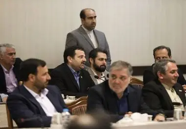در نشست سرمایه گذاران و فعالان اقتصادی استان اردبیل با حضور رئیس جمهور انجام شد ؛ 