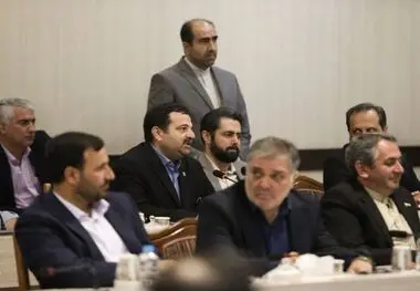 در نشست سرمایه گذاران و فعالان اقتصادی استان اردبیل با حضور رئیس جمهور انجام شد ؛ 