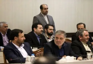 در نشست سرمایه گذاران و فعالان اقتصادی استان اردبیل با حضور رئیس جمهور انجام شد ؛ 