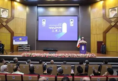 باید با نهادهای علمی جهان ارتباط تنگاتنگ داشته باشیم/ در حال گذار از صنعت وابسته به ملی هستیم/ باید فناوران میدان‌داری کنند/ بدنبال همکاری دو بخش علمی و فناوری هستیم/ نباید در فناوری‌های نوظهور هیچ عقب ماندگی از هیچ کشور پیشرفته‌ای داشته باشیم/ تاکید بر ا
