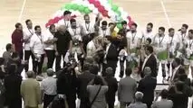 اهدا جام قهرمانی مسابقات سوپر لیگ والیبال استان فارس به تیم شایسته والیبال فولاد غدیر نی ریز توسط مدیرعامل محترم جناب آقای دکتر احمدی